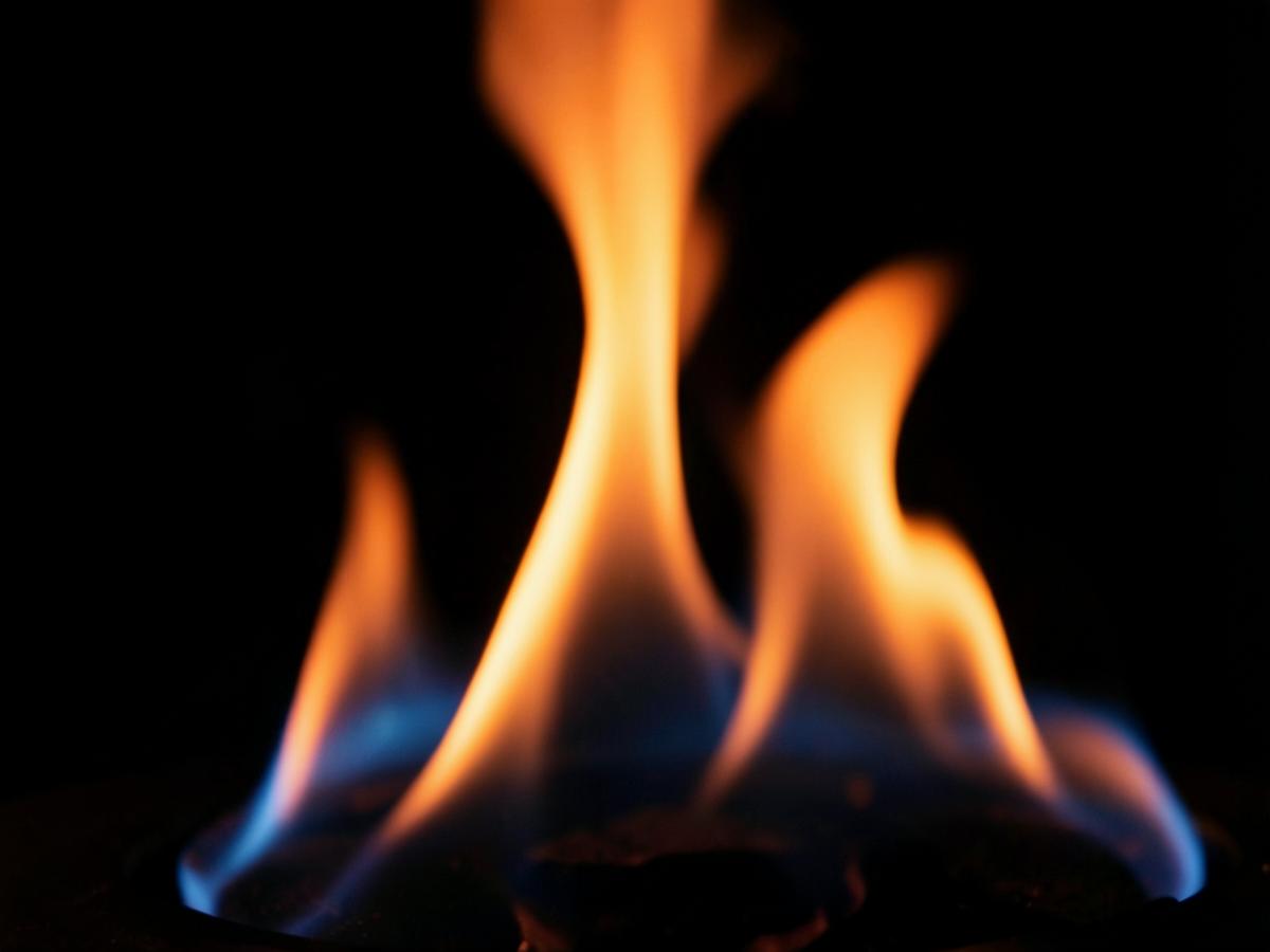 Fiamma viva di un impianto di riscaldamento